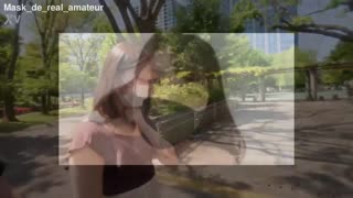 Commissaria curiosa esplora desideri con massaggiatore elettrico in shooting personale