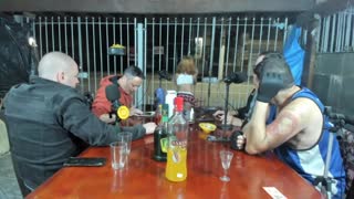 Yo, I'm a podcast host and just gave an epic blowout live on Bluezao for only 50 reais! 😂