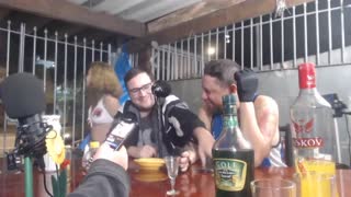 ਯੋ, ਮੈਂ ਪੌਡਕਾਸਟ ਹੋਸਟ ਹਾਂ ਅਤੇ ਬਲੂਜ਼ਾਓ 'ਤੇ ਸਿਰਫ਼ 50 ਰੇਅਲ ਲਈ ਇੱਕ ਬੜਾ ਬਲੋਆਉਟ ਦਿੱਤਾ!