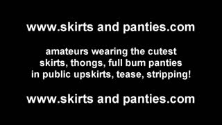 Wow, Δες Αυτή την Petite 18+ Κοπέλα να Κάνει Upskirt Show Έξω από το Σπίτι Μου!