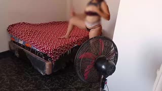 세상에! 이웃의 누드 노출: 나를 박고 내 비밀을 지켜라