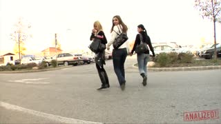 നിക്കി റൈഡർ പീച്ചസ് ക്ലാര ഗി ലെസ്ബിയൻ അസ്ഹോൾ സ്റ്റഫിംഗിനായി സ്ക്രീം