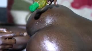 Tôi không đủ với hành động hậu môn thô bạo