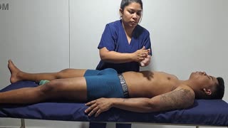 Massage Ya Kupumzika Inageuka Kuwa Moto Kwa Mvulana Huyu Mrembo. Kumtazama Nusu Uchi Kunanifanya Niwe Wahali