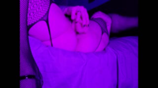 Кончи в рот после траханья меня с анальной пробкой, ой, так горячо!