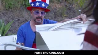 صدر كبير لاتينية MILF وصغيرة تشاركان مغامرة خارجية جديدة - جينيفر جاكوبس، أرييلا فيرارا