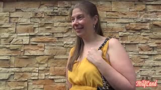 Alice, ukrivljena MILF, vzburjeno želi preizkusiti SM 1. del