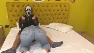 Si Ghostface ay nakatanggap ng wild na Halloween blowjob!