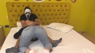 Ghostface dobi divji Halloween oralni seks!