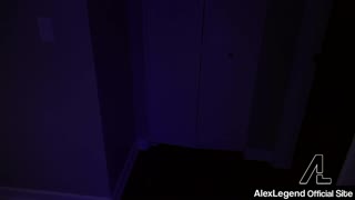 Врућа АЗИЈСКА беба Ембер Сноу прска по Алек Легендином ОГРОМНОМ курцу!