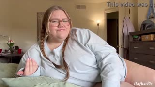 பணிவான பிரூனெட் கரடுமுரடான போவ் ஃபக்கை எடுத்துக்கொள்கிறாள்