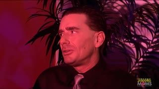 ফায়ারি ব্রুনেট তার ডমিন্যান্ট পার্টনারের কাছে সাবমিট করে হার্ডকোর অ্যানাল অ্যাডভেঞ্চার