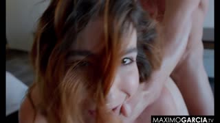 نيك جمال لاتيني منحني لا سيرينا مع حلق عميق ورذاذ وجنس خشن وقذف في فمها