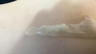 Hé! Nem számítottam rá, hogy az utcán találkozásunk napján nyalod a segglyukamat