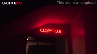 Sadira Hotwife Menggodam Aksi Gloryhole untuk Trailer EROTIKAXXX
