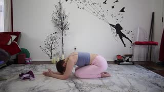 curvy milf camgirl gives steamy yoga lesson with big ass and natural tits