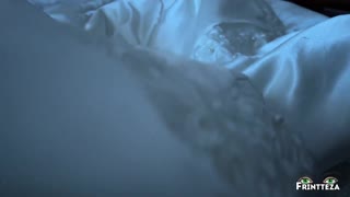 മിൽഫ് ആൺകുട്ടിയോടൊപ്പം ബെഡ് ഷെയർ ഡീപ്ത്രോട്ട് റൈഡ് ത്രോട്ട്പൈ ഫൺ