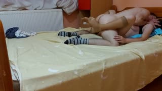 Amateur Couple na Nagiging Wild sa Hardcore Rough Sex sa Bedroom