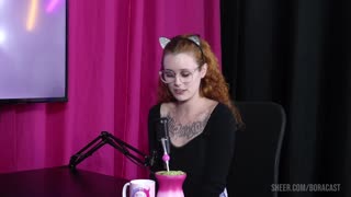 Sıcak Kızıl Saçlı Kızın Amının Emildiğini İzliyor ve Yeniden Islanıyor