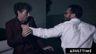 Har du undret dig over, hvad der sker, når Angela Whites mand fanger hende i vild orgie?