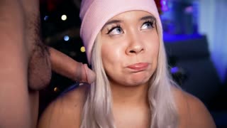 Loira Fofoqueira Provoca e Satisfaz com Movimentos Brincalhões