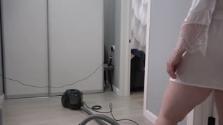 بڑی چھاتی mature گھریلو عورت کے لٹکے سینے بالدار چوت پر جھانکنا solo جذبات بیدار کرتی ہے