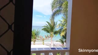 Narinig mo na ba ang creepy na kwento ng maliit na 18+ prinsesa at giant beast na biglang sumalakay?