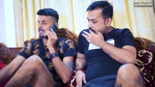 Rapaz Desi Compartilha Namorada Busty no 1º Trio com Amigo (Hindi)