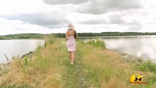 Первый солнечный день, я не могла устоять и прикоснулась к себе у озера