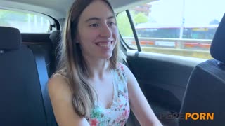 カロリーナ・ロルカが毛むくじゃらのマンコで無垢に帰還