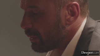 Vic Marie kıvrımlı sarışın tanrıça derin kaşık köpek stili hakimiyetinde yüz boşalması