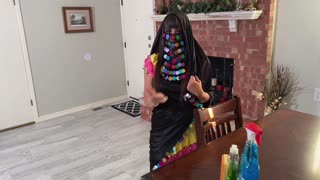 ਅਮੀਰਾ ਅਲੀ ਕੈਸ਼ ਲਈ ਮੇਡ ਥੀਫ ਖੇਲਦੀ ਹੈ ਸੋਲੋ ਡਿਲਡੋ ਫਨ ਵਿੱਚ