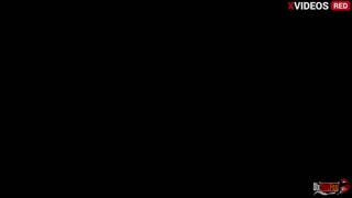 Je baise une MILF chaude et remplis son cul serré profondément