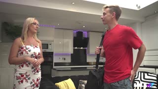 মিলফাফ - এয়ারবিএনবিতে এক রাত