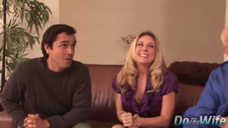 Stranac nabija guzicu Angeli Attison i puni je vrućim creampieom