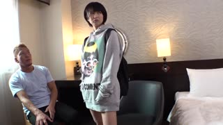 Svatý! Roztomilá bujná japonská studentka vyjebaná cizincem v sexy uniformě