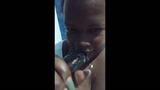 커브리 뷰티와 함께 딥스로트 액션이 야생적으로 변해 😜