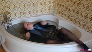 Wow, Sophia Smith, Quần Lót Ướt Của Em Trong Đồng Phục Trường Đại Học Thật Nóng