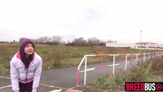 oh man, aku sangat suka gina gerson, naik di breedbus... tak sabar rasakan tubuh ketatnya!