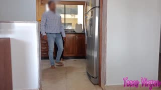 گورجس 18yo لڑکی کو ہارڈ اور نائس فک کیا جاتا ہے!