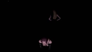 Poglejte dvo vročo 3D blond DJ-ko v divjem trojčku z ogromnim kurcem!