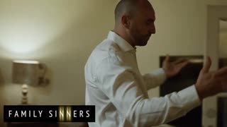 كينا جيمس تشارك في مشاهد جنسية صلبة مفصلة مع دوجي ستايل وأكل كسّ