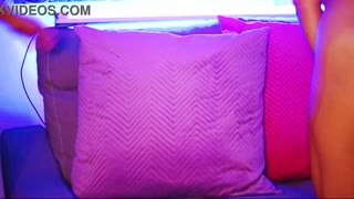 Hej Valentina, můžeš být šampionkou v cucání ptáků?