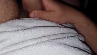 अमात्युर इटालियन हॉलिडे स्ट्रिप टीज, बेअरफूट एक्झिबिशनिस्ट फनसह