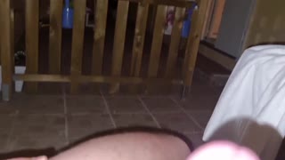 رقص نوار تعطیلات آماتور ایتالیایی با تفریح عریان‌پای نمایشگاه‌گر