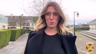 Alva má hezké milf tělo, toužící po mmf trojkovém potěšení