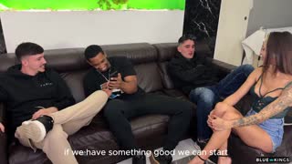 Mand, han knepper alle tre venner med snigende DP i samme hus!