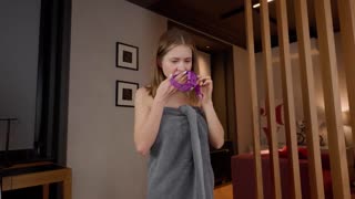 Hej, zakaj si končal na mojih hlačkah tako?