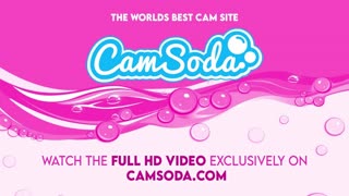 Pieni aasialainen kaunotar nai perseään ja pilluaan dildolla