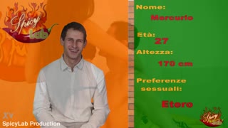 Nyfiken 18+ kille dominerar välväxt milf Luna Dark med rå passion